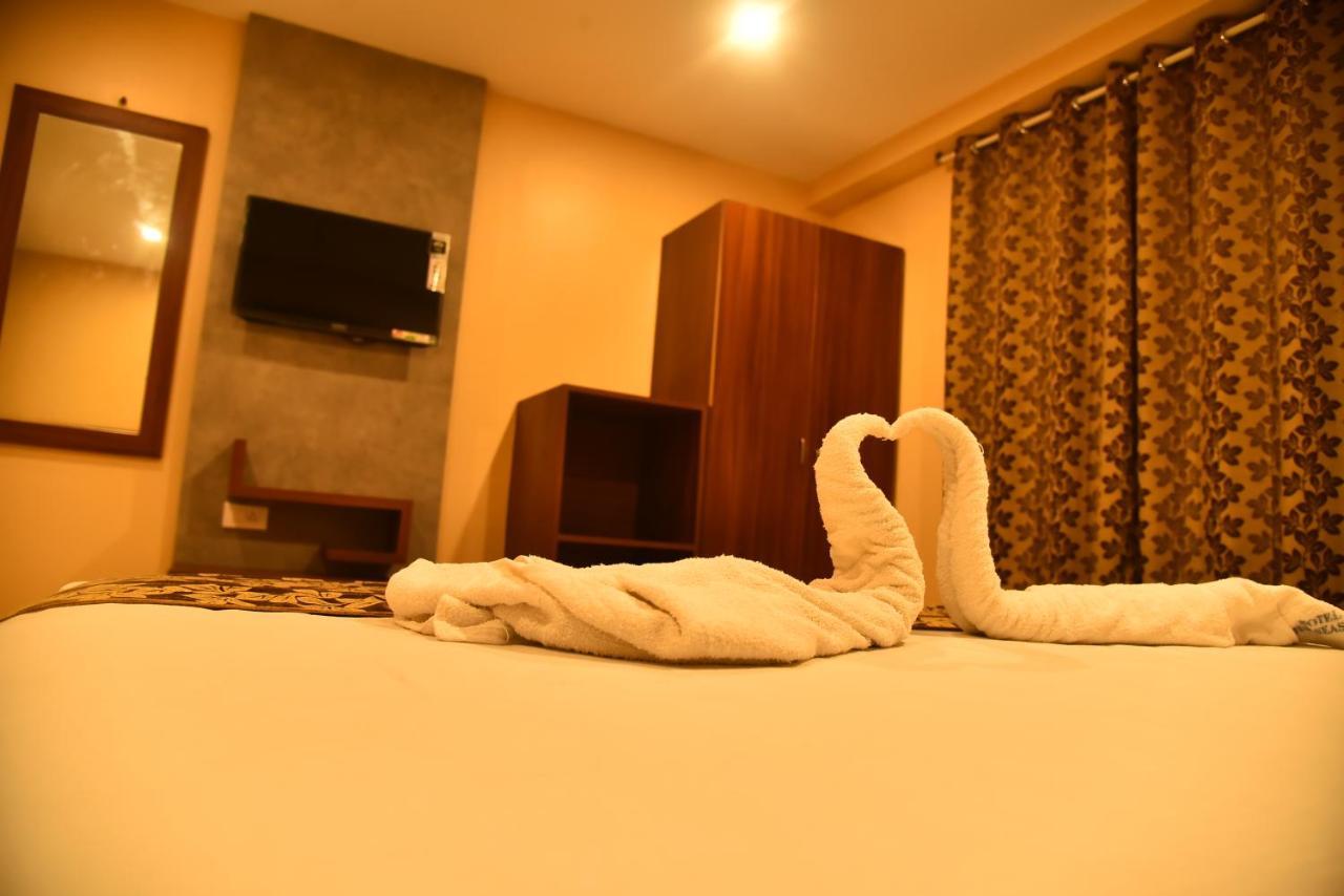 Hotel Four Seasons Velankanni Extérieur photo