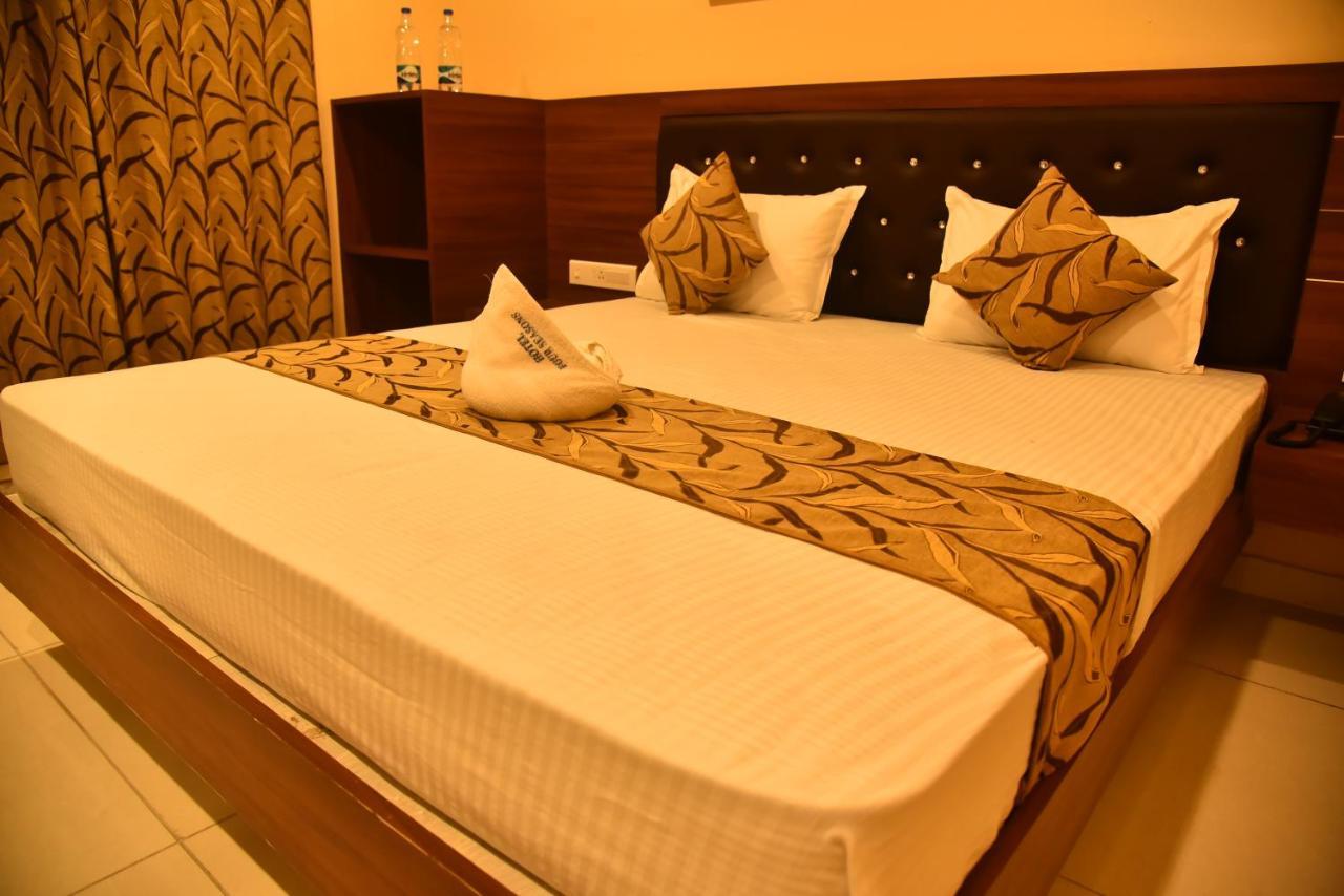 Hotel Four Seasons Velankanni Extérieur photo